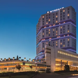 Отель Wyndham Grand Europe